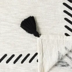Blankets & Throws-Kirkland's Home Anna Black And White Diamond Throw White/Black