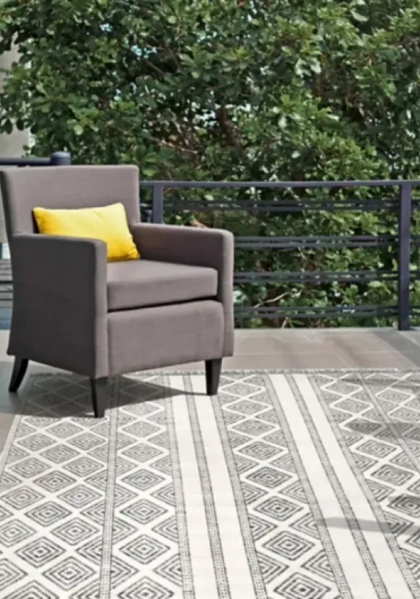 Outdoor Rugs-Kirkland's Home Blue Floral Burst Outdoor Area Rug, 6X9 Blue/White