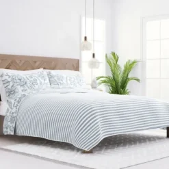 Quilts-Kirkland's Home Blue Jacobean Reversible 2-Pc. Twin Quilt Set Blue/White