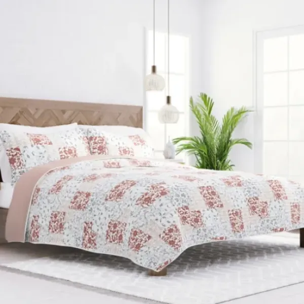 Quilts-Kirkland's Home Blush Patchwork Reversible 3-Pc. Queen Quilt Set Pink/White/Gray