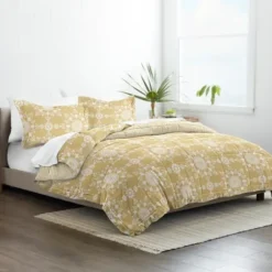 Comforters-Kirkland's Home Daisy Medallion Queen 3-Pc. Comforter Set Yellow