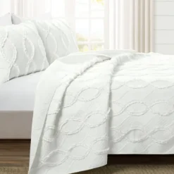 Quilts-Kirkland's Home Daisy Trellis Ruffles 3-Pc. Queen Quilt Set White