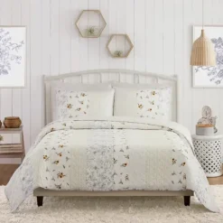 Quilts-Kirkland's Home Jessica Simpson Floral Endora Queen Quilt Set White
