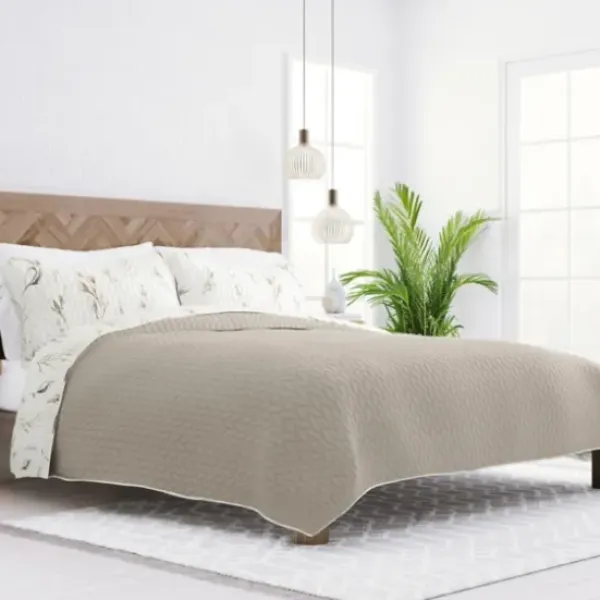 Quilts-Kirkland's Home Watercolor Leaves Reversible 3-Pc. Queen Quilt Set White/Green/Tan