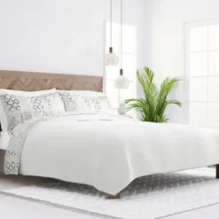 Quilts-Kirkland's Home White Trellis Reversible 3-Pc. Queen Quilt Set White/Gray